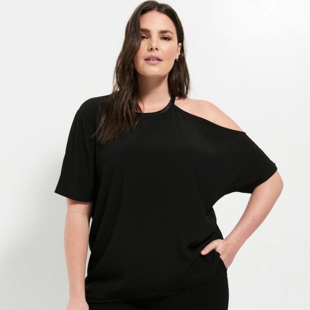Universal Standard top size 18-20W